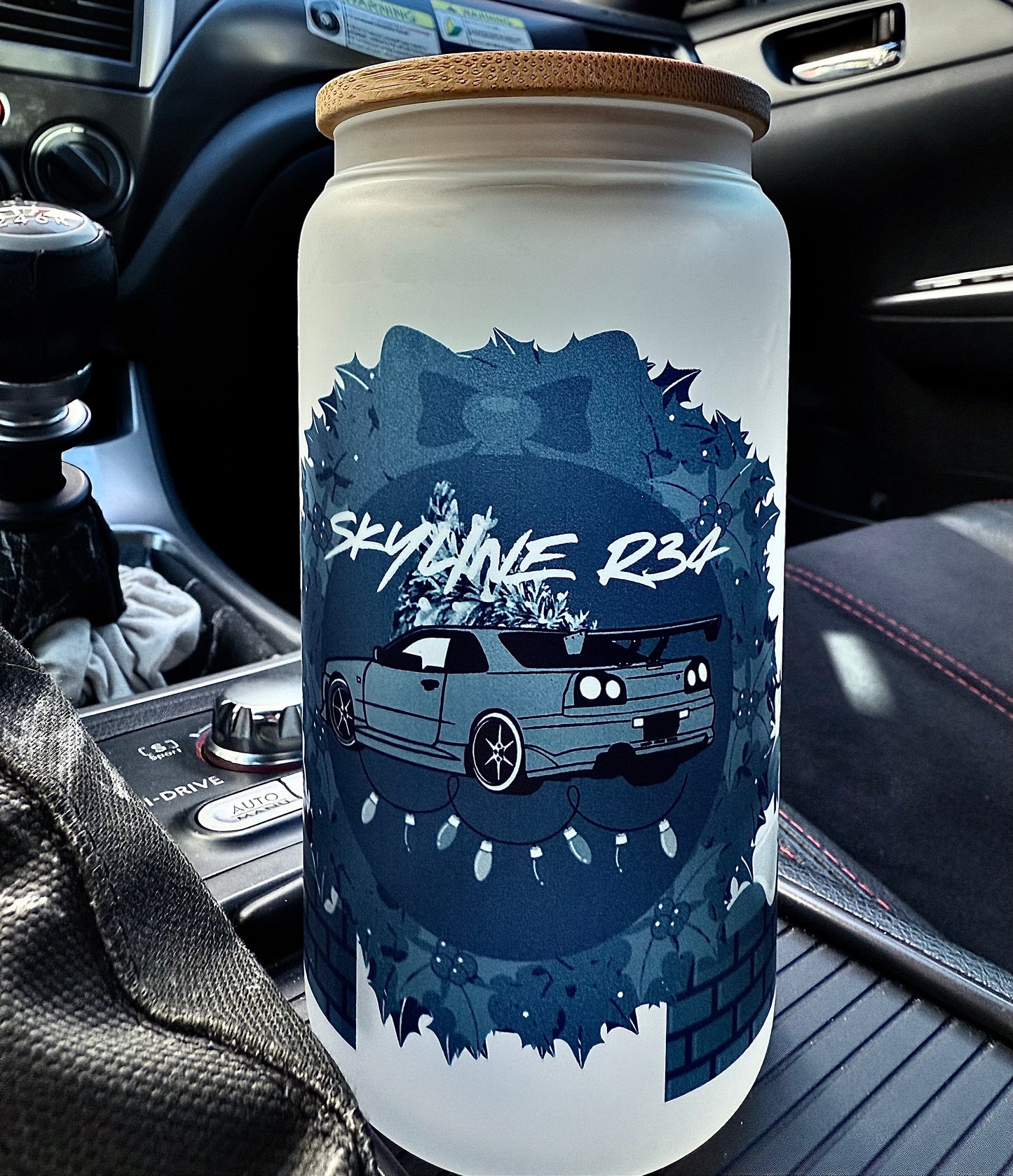Tasse de 16 oz Édition de Noël Skyline R34